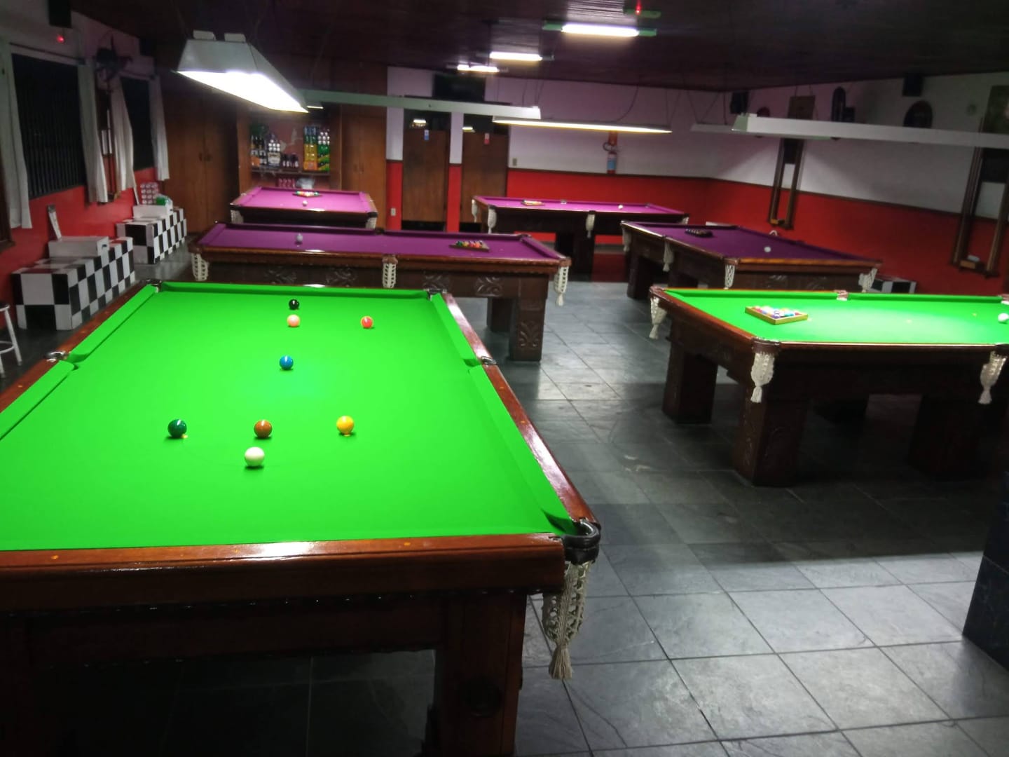 Over Night Snooker Bar