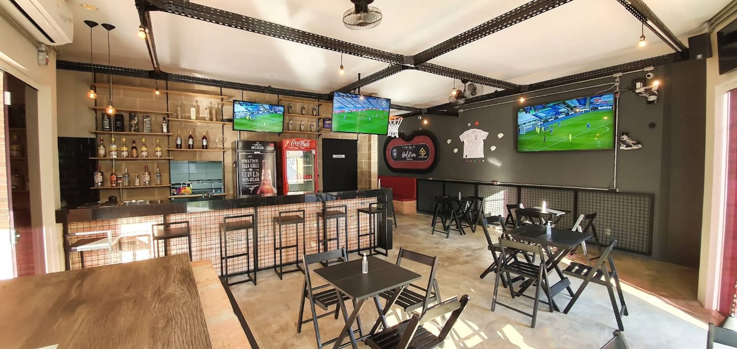 Hold'em Sports Bar