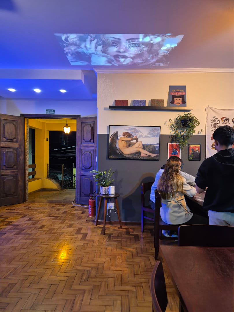 Queen Bar & Boardgames