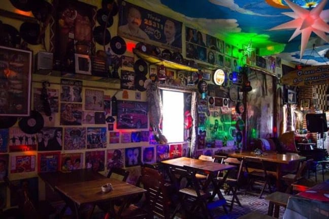 pura calma pub