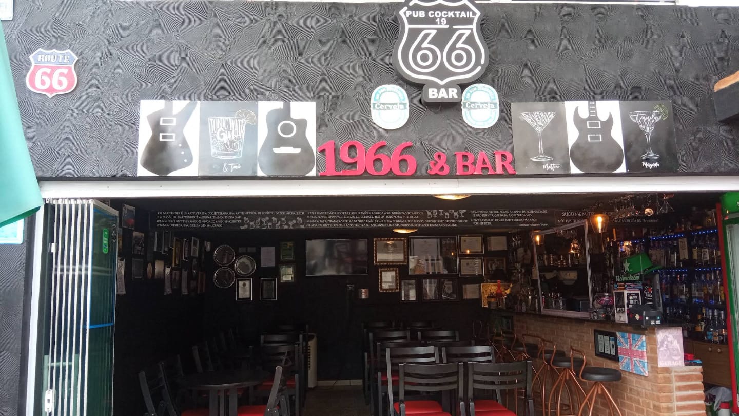 1966 Pub Cocktail Bar