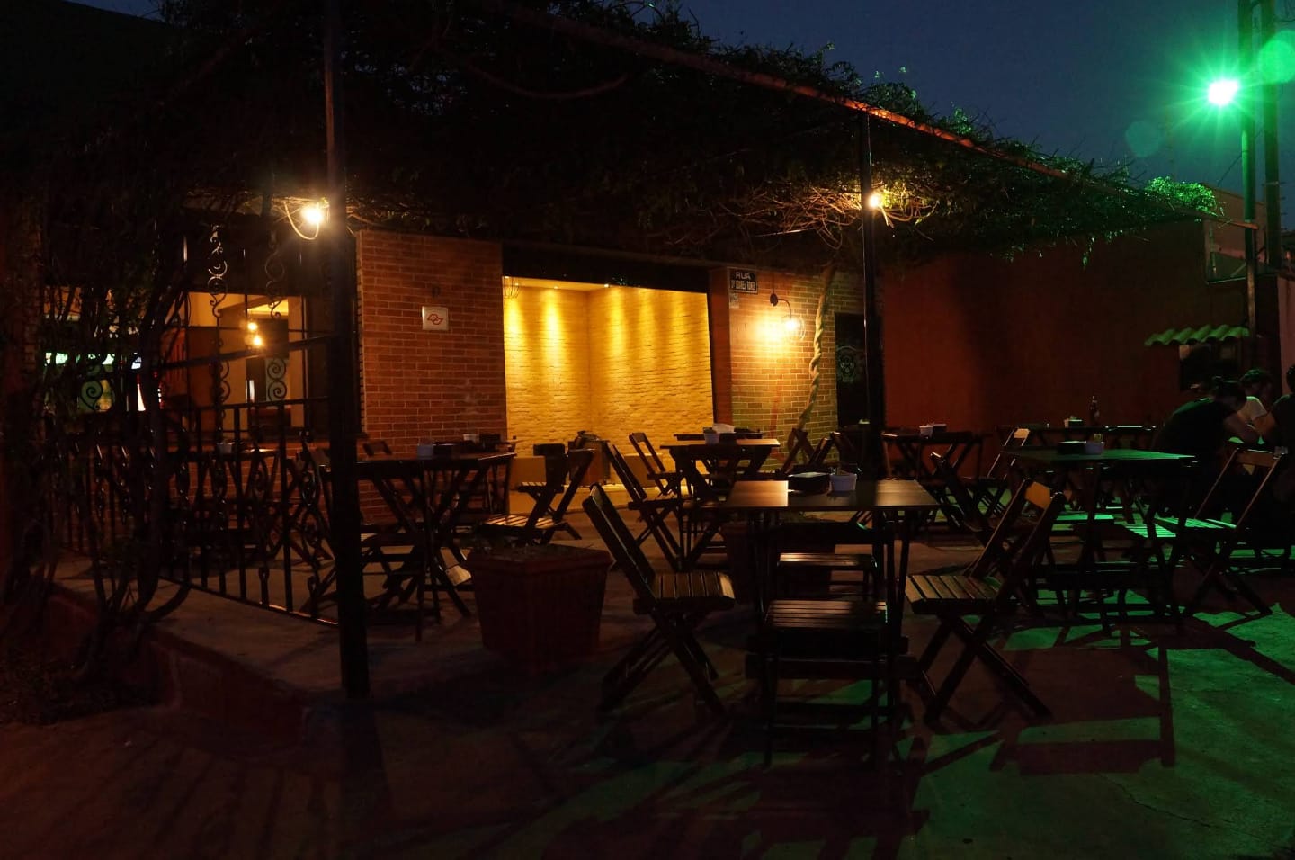 Garrafão Estúdio Bar